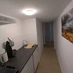 Gemütliche Mit Guter S-bahn Anbindung, Nähe Messe Und Flughafen Apartment