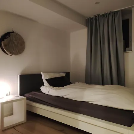 Gemuetliche Mit Guter S-bahn Anbindung, Naehe Messe Und Flughafen Apartment *